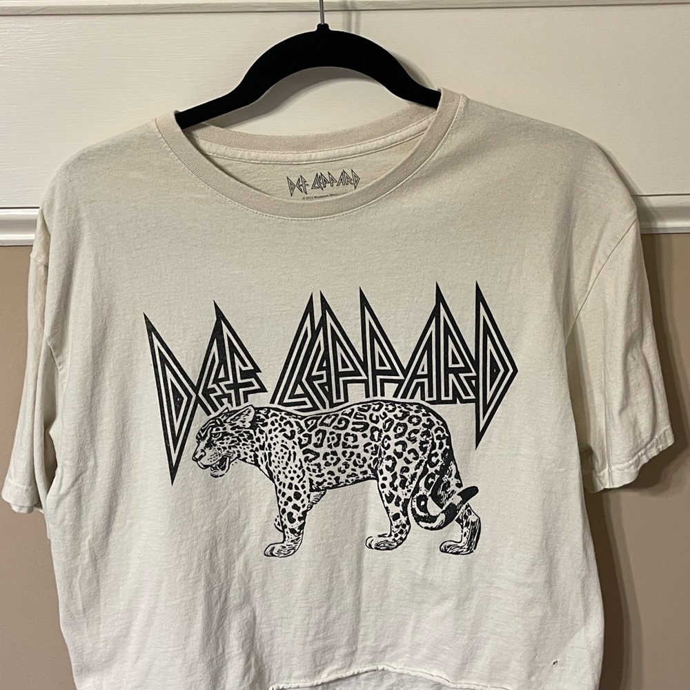 Def Leppard Graphic Tee in Cream